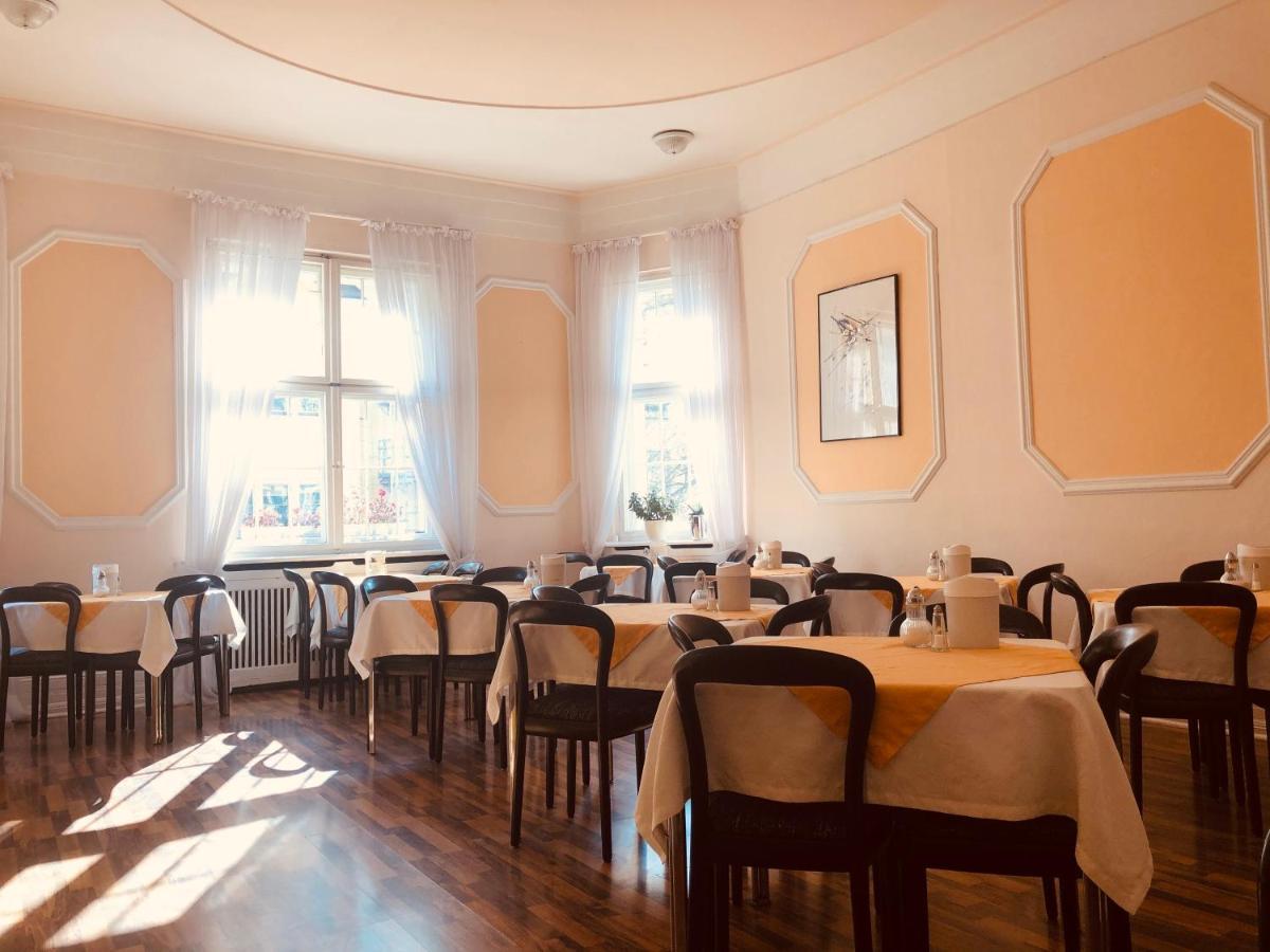 Castell Am Kurfuerstendamm 3*